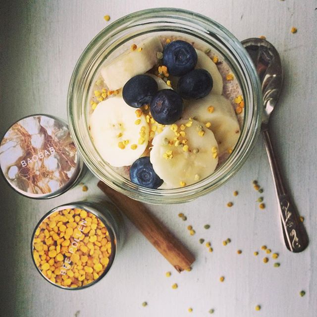 Spiced chia pudding with cinnamon, raw cacao, @rudehealth almond milk plus bee pollen and boabab from the @mannasuperfood starter set. Yum. #chia #chiapudding #mannasuperfood #organic #almondmilk #hbloggersuk #homemade #vegan #dairyfree #instahealth